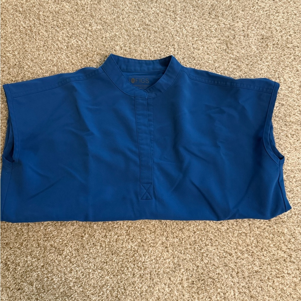 Women’s Figs Rafaela Oversized Scrub Top in Royal Blue